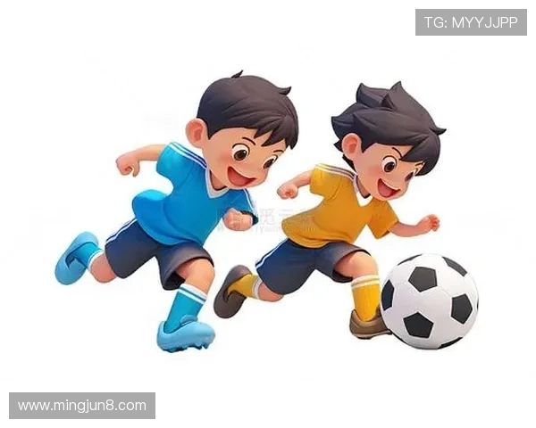 小男孩踢足球被球星发现天赋引起关注未来有望成为职业球员